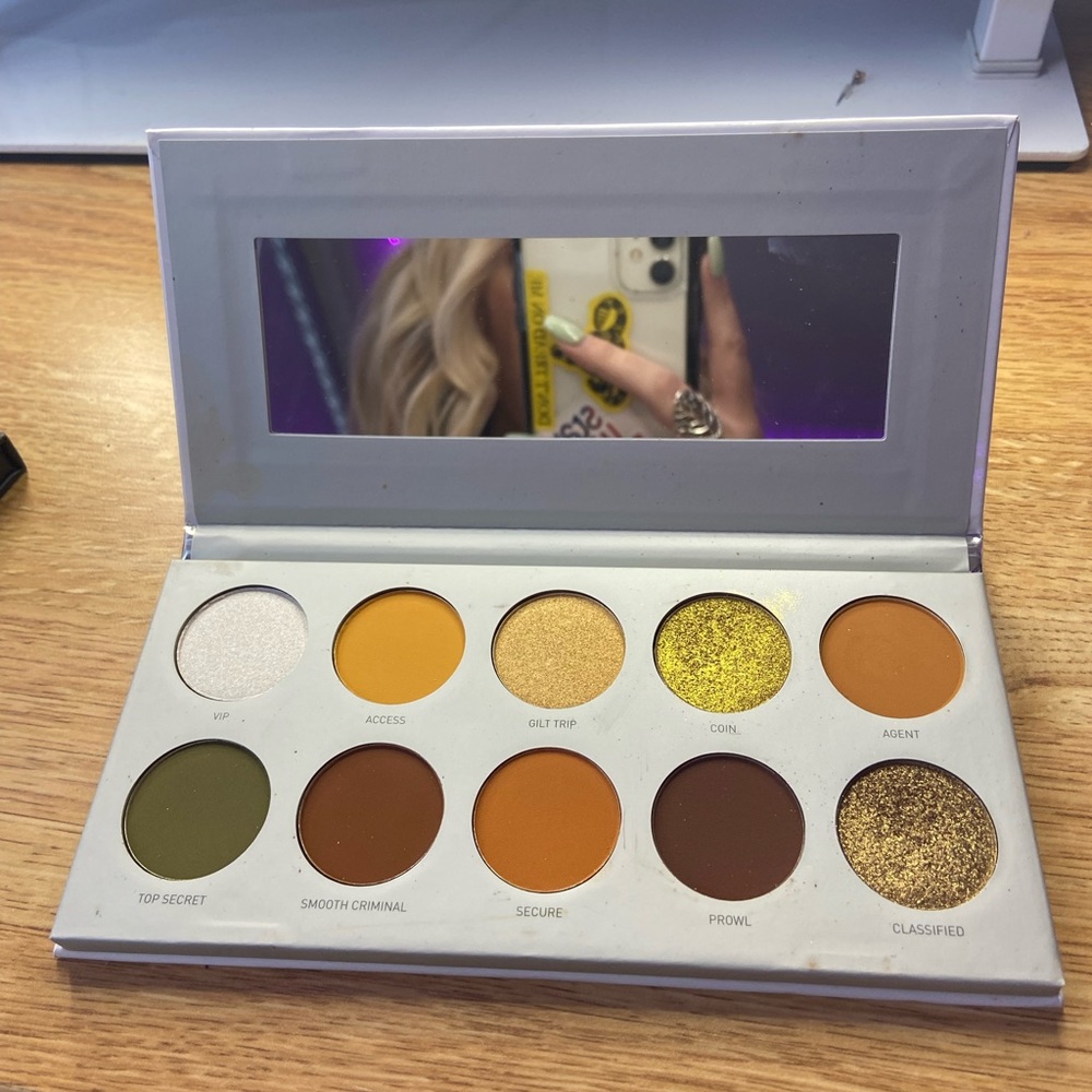 COPY - Morphe z Jaclyn Hill “Armed & Gorgeous” Eyeshadow Palette